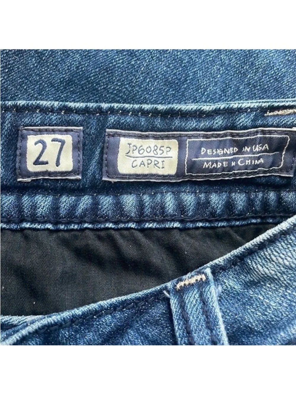 Miss Me Women’s Blue Denim Capri Jeans Low Rise Embellished Flap Pocket Size 27.